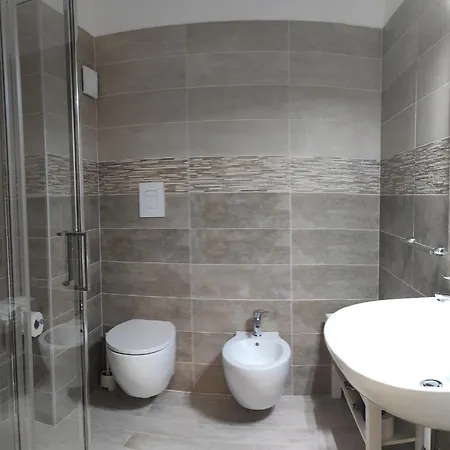 Fifth Floor Bed and Breakfast 3*